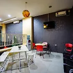 Hotel O Makassar Near Gereja Advent Tikala Baru Formerly Rid\'S Hotel