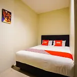 Hotel O Makassar Near Gereja Advent Tikala Baru Formerly Rid\'S Hotel
